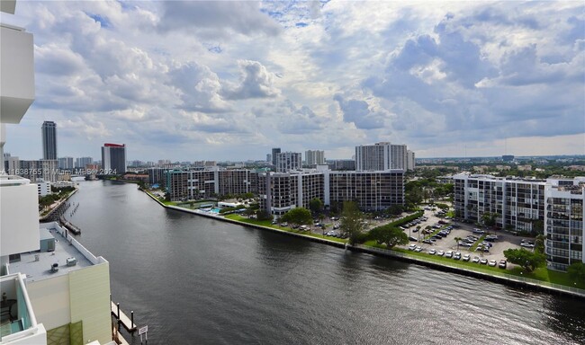 Building Photo - 3000 S Ocean Dr