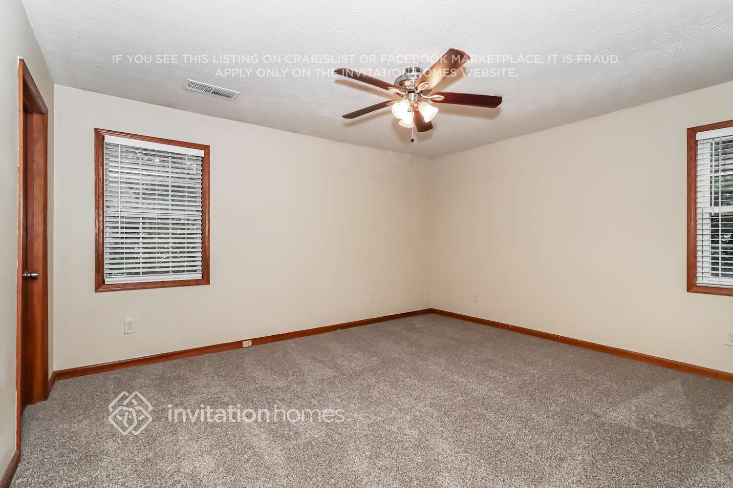 Building Photo - 3142 Country Lake Dr
