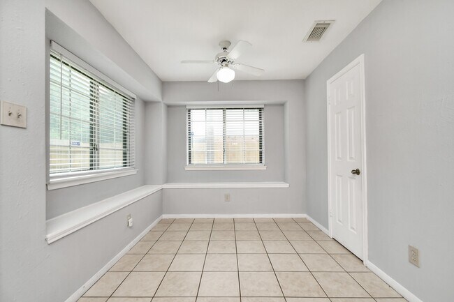 Building Photo - 2707 Blue Mist Dr