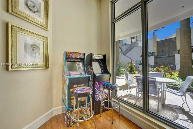 Building Photo - 1830 Radius Dr