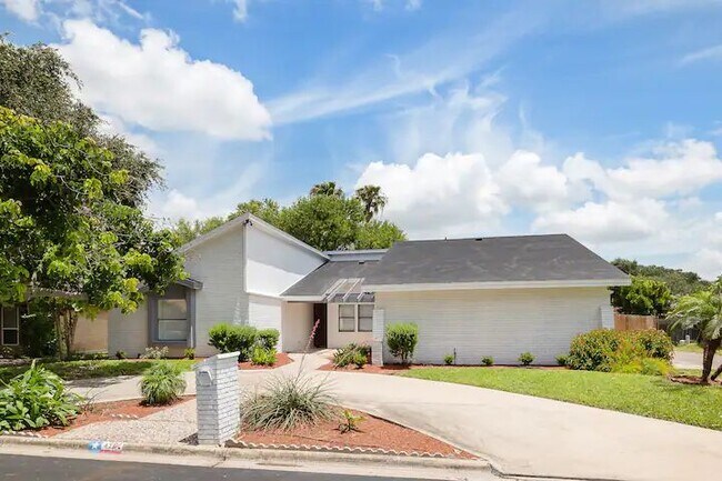 Building Photo - 312 Xanthisma Ave