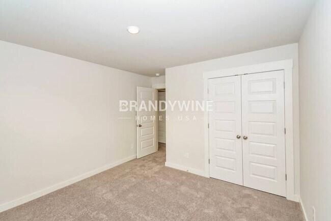 Building Photo - 121 Rising Private Ln