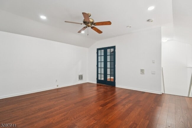 Building Photo - 315 Winthrop Dr