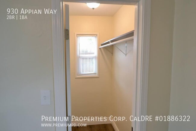 Building Photo - 930 Appian Way