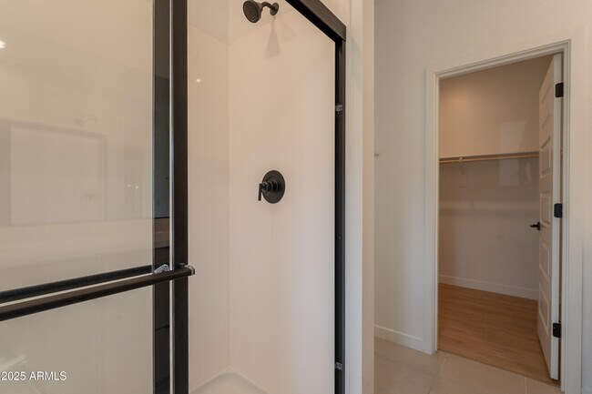 Building Photo - 4831 S Molly