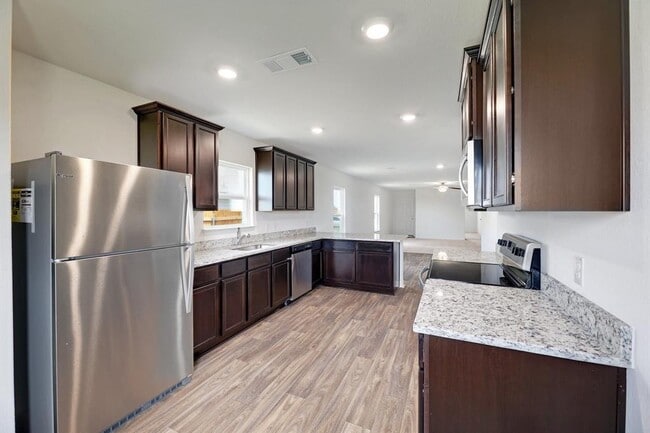 Building Photo - 18525 Quiet Range Dr