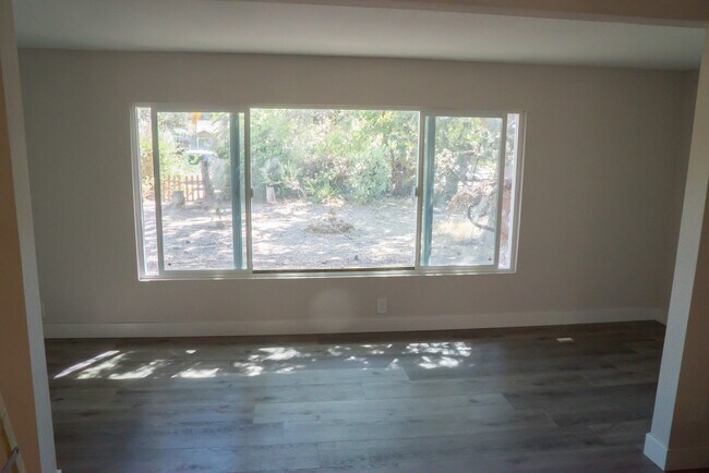 Building Photo - 14526 Garden Rd