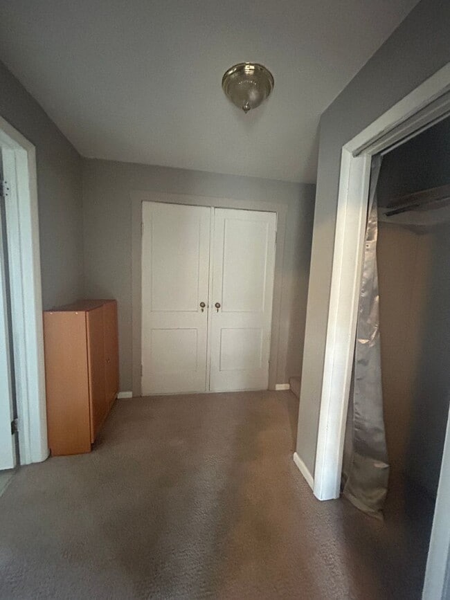 Building Photo - 4-bedroom duplex in south Steelton