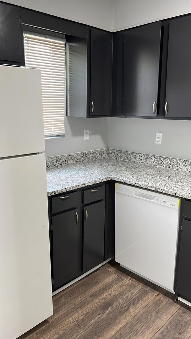 Building Photo - Newly Remodeled 2Bed/2.5Bath Townhome For Lease in Austell