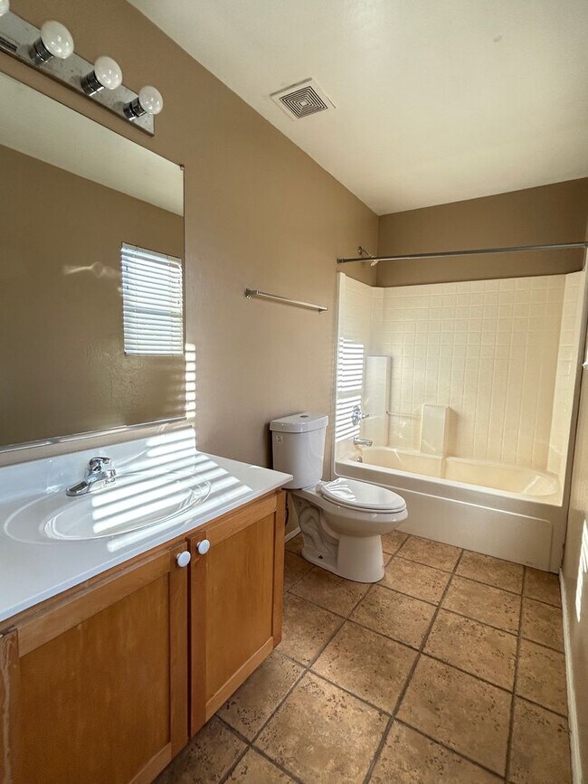 Building Photo - 9598 N 82nd Ln