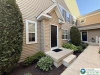 Building Photo - 5985 Valley Forge Dr