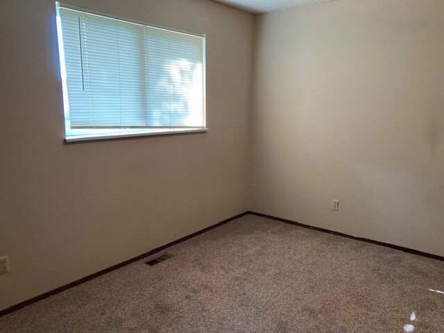 Building Photo - 1202 12th Ave