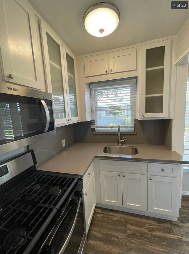 Building Photo - 1815 W Victory Blvd