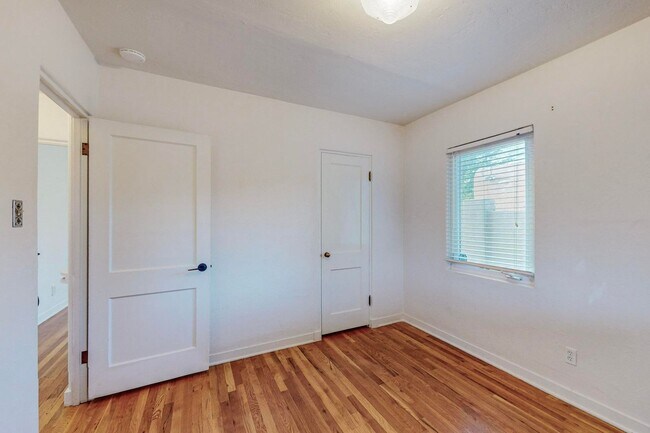 Building Photo - 1314SF Ridgecrest Brick 2 Bedroom  1 Bath ...