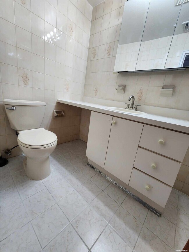 Building Photo - 30-18 81st St