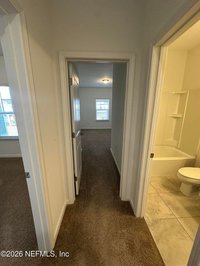 Building Photo - 136 Pinebury Ln