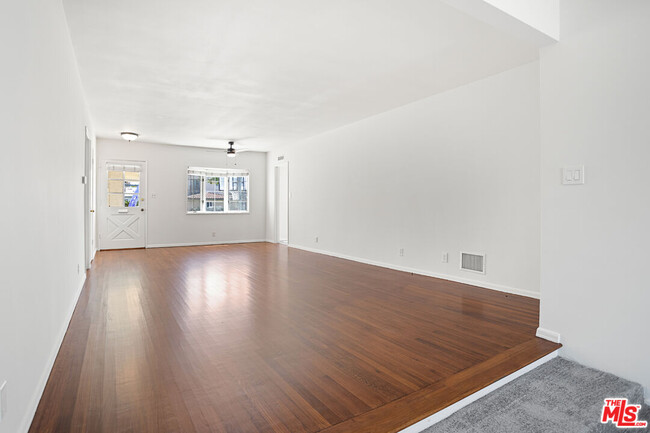Building Photo - 13219 S Clydepark Ave