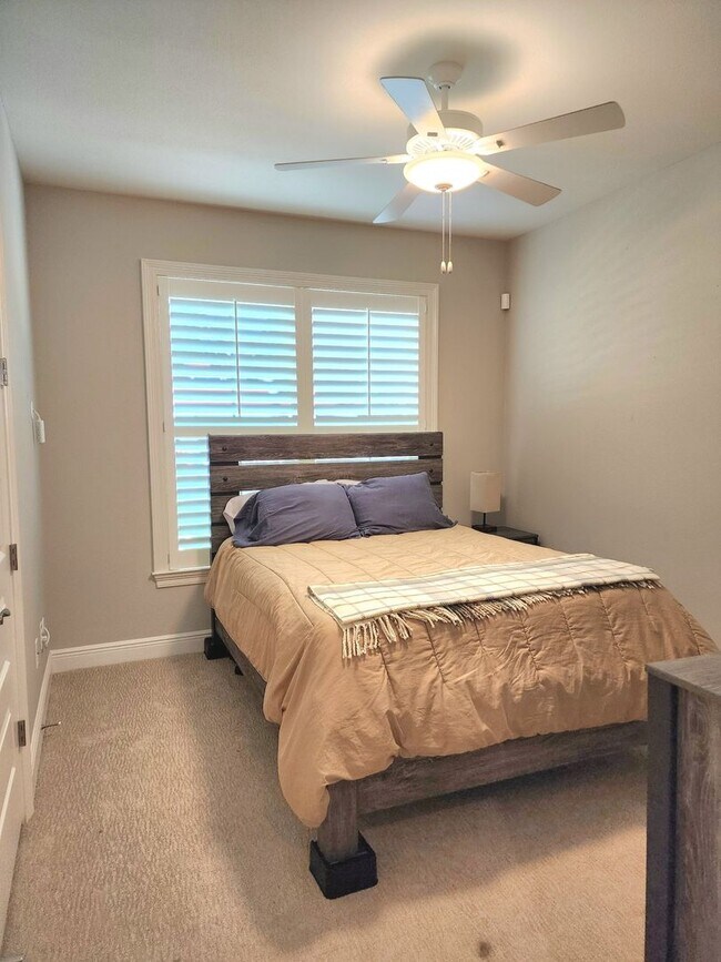 Building Photo - Stunning 2-story Home in the Coveted East Pensacola Heights!