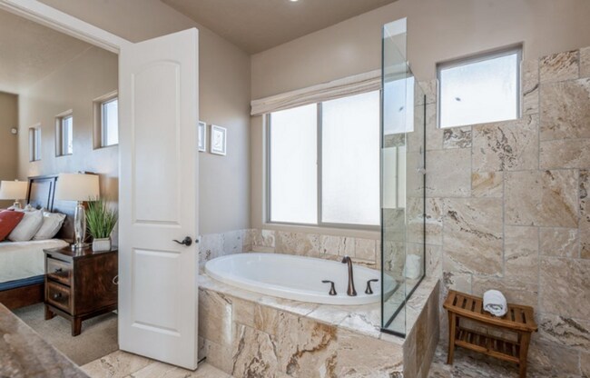 Building Photo - Fully Furnished home in the heart of Hurricane