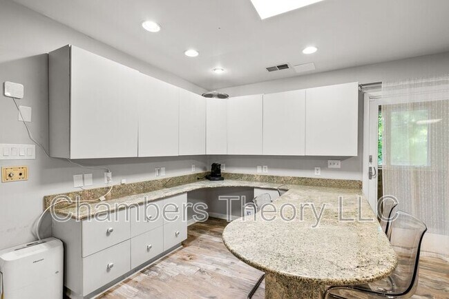 Building Photo - 7713 Arrowood Ct