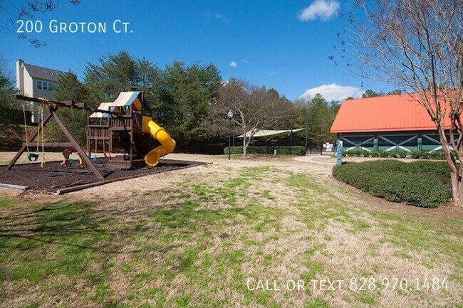 Building Photo - 200 Groton Ct