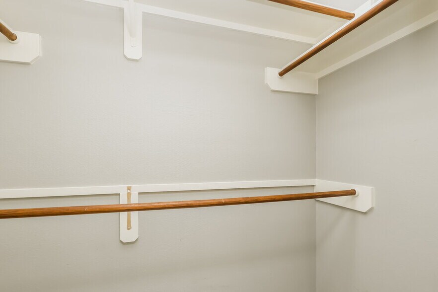 Building Photo - 24214 Silver Maple Dr