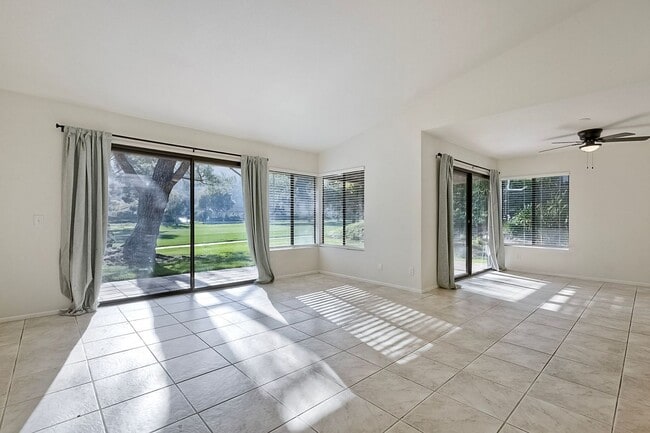 Building Photo - 2Bed/2Bath in Pala Mesa Village~ Cyprus Island
