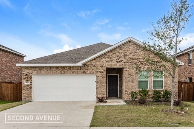 Building Photo - 1869 Lockhart Dr