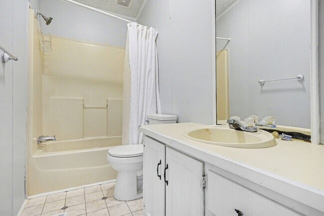 Building Photo - 3BR Home in Raleigh with Large Yard - GREAT PRICE!