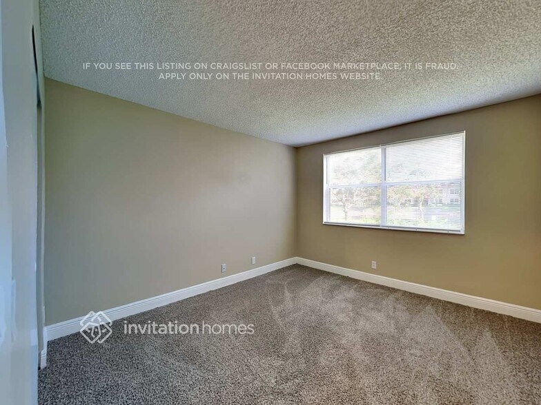 Building Photo - 8761 Wiles Rd