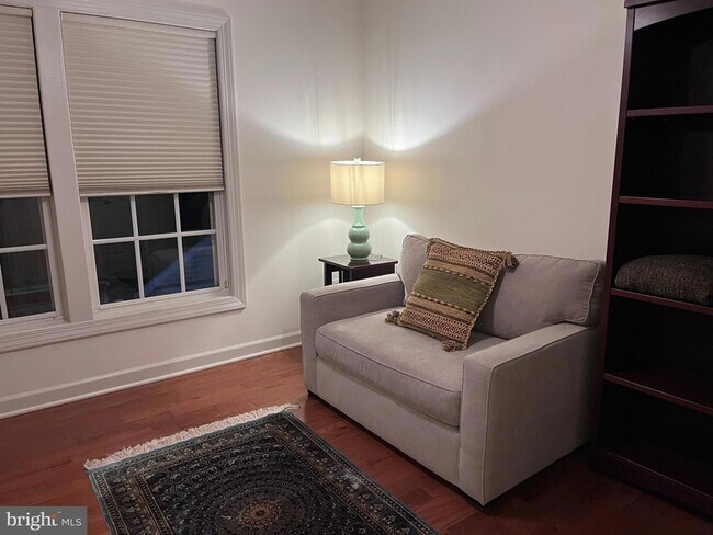 Building Photo - 901 Harrison Cir