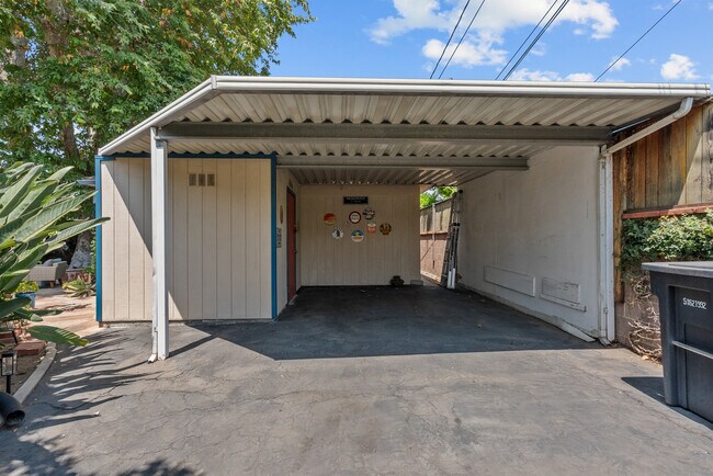 Building Photo - 467 Irving Dr
