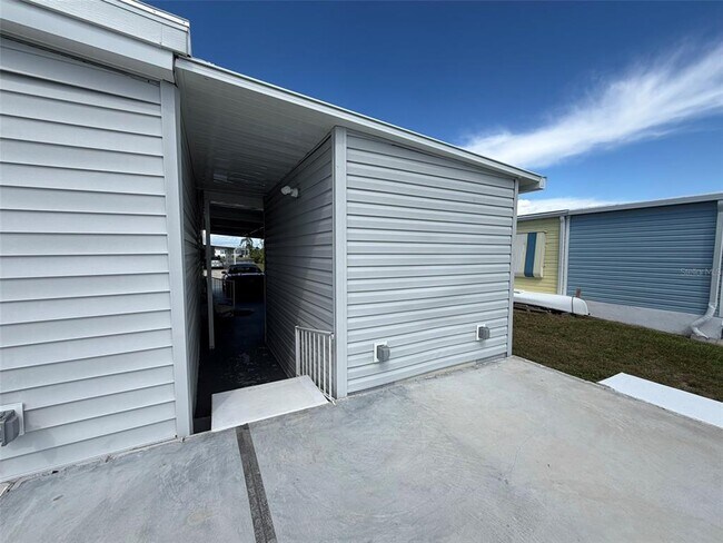 Building Photo - 542 Tampico Dr