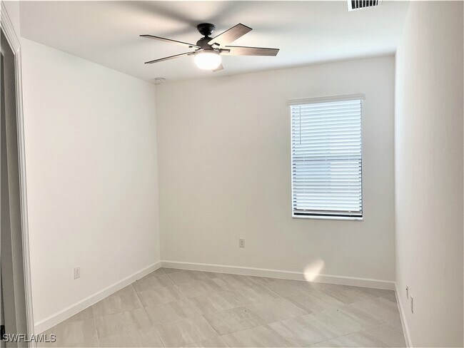 Building Photo - 11155 Canopy Loop
