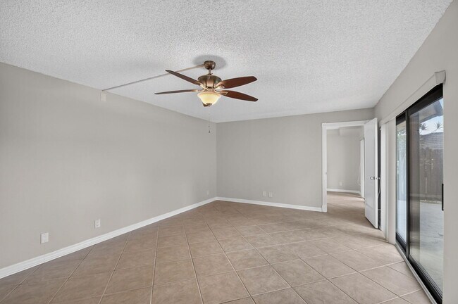 Building Photo - 744 Springdale Cir