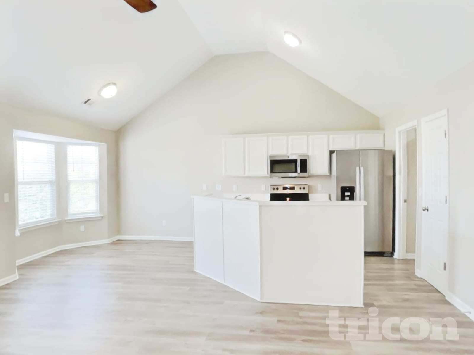 Building Photo - 1889 Olive Cir