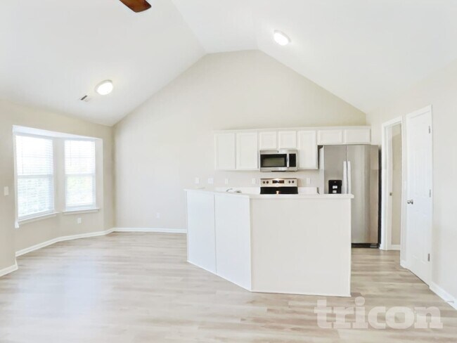 Building Photo - 1889 Olive Cir