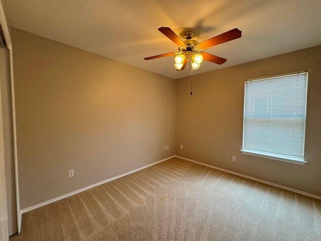 Building Photo - 126 Salado Dr