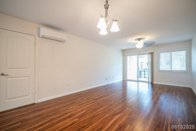 Building Photo - Available for move in on 7/8/25.   2 bedro...
