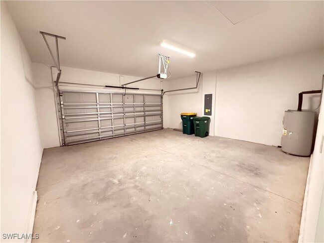 Building Photo - 2357 Avocado Ln