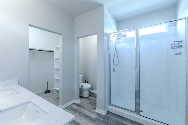Building Photo - 225 Baum Dr