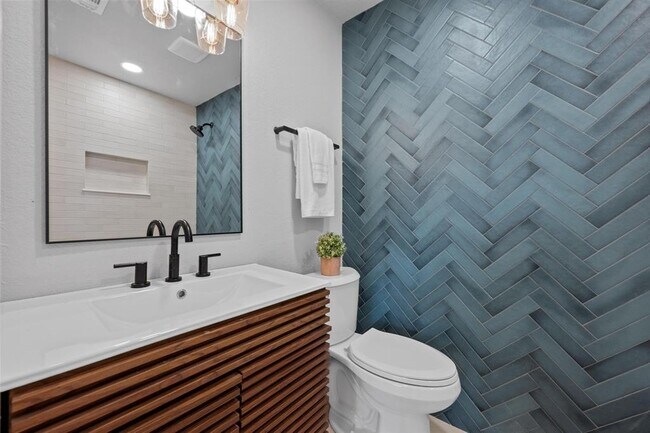 Building Photo - 11305 Songbird Cove