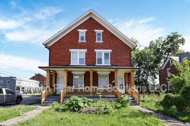 Primary Photo - 1544 Granville St