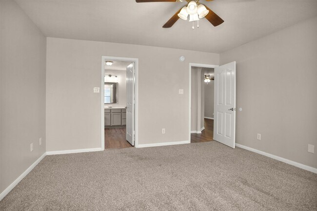 Building Photo - 32102 Decker Oaks Dr