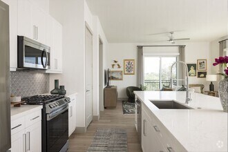 Building Photo - Triple Deal: Up to 6 Weeks Off, $1,000, an...