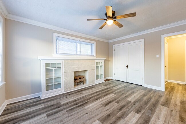 Building Photo - 8401 S Paulina St