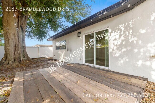 Building Photo - 2187 Bramblewood Dr S