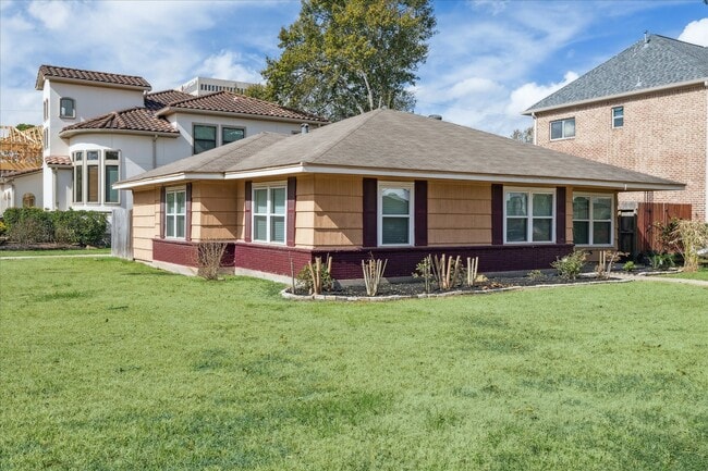 Building Photo - 501 Wilmington Dr