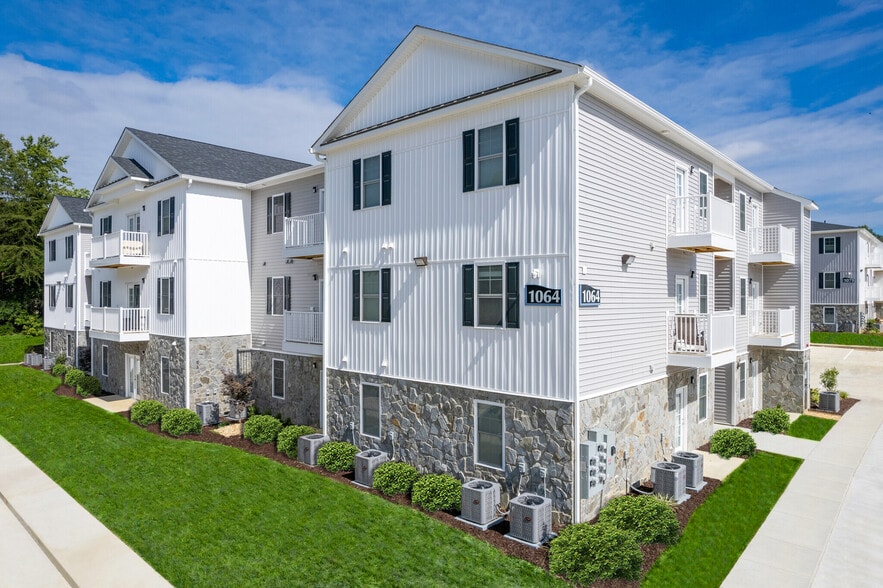 Legacy at Baldwin Ridge Apartments 1055 Baldwin Ridge Rd Burlington