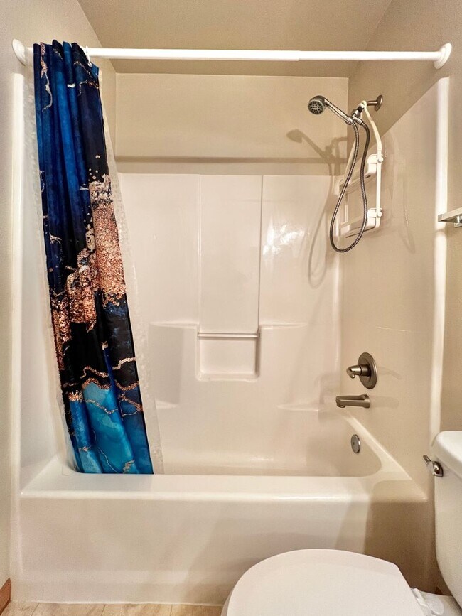 Building Photo - Charming 3-Bedroom Windsor Home: Comfort, Style, and Convenience Await!